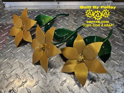 Picture of 6-Petal Christmas Gold 3 Pack Micro -25 Flower