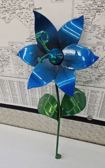 Picture of 22-Short - Blue Night Teal Center Burst