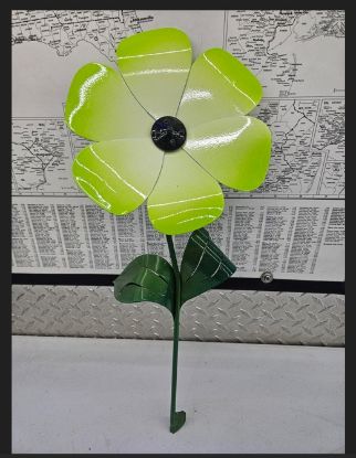 Picture of 22-Short Poppy Lime Black Bead Center